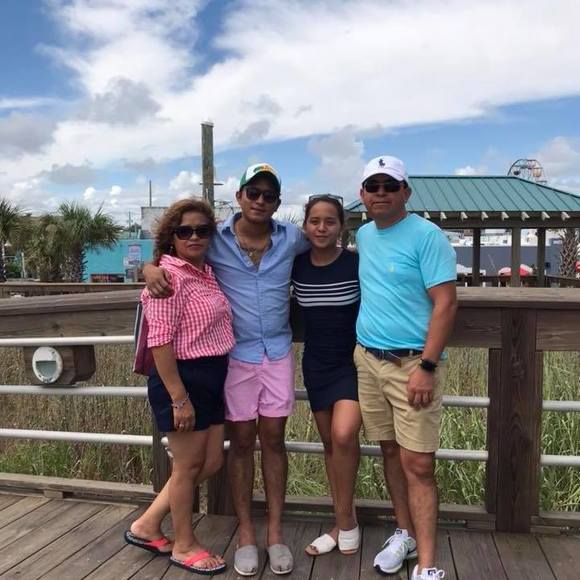 Meet your Posher, Carlos - Picture 1 of 1